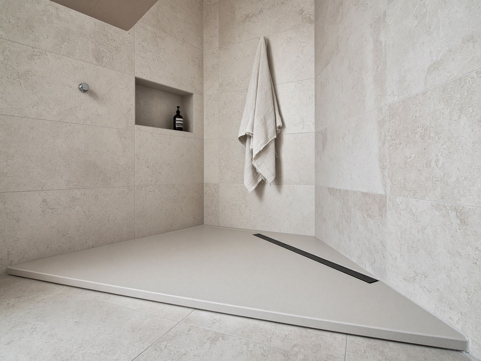 Douche à l’italienne extra-plate, salle de bain à Marseille